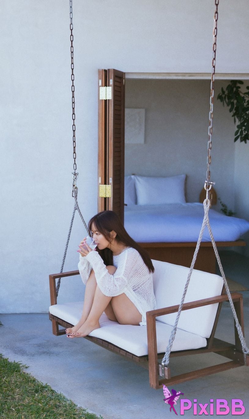 Japanese Idol Yuka Iguchi photo collection MORE Another Side Kadokawa entertainment mook PixiBB.COM 066