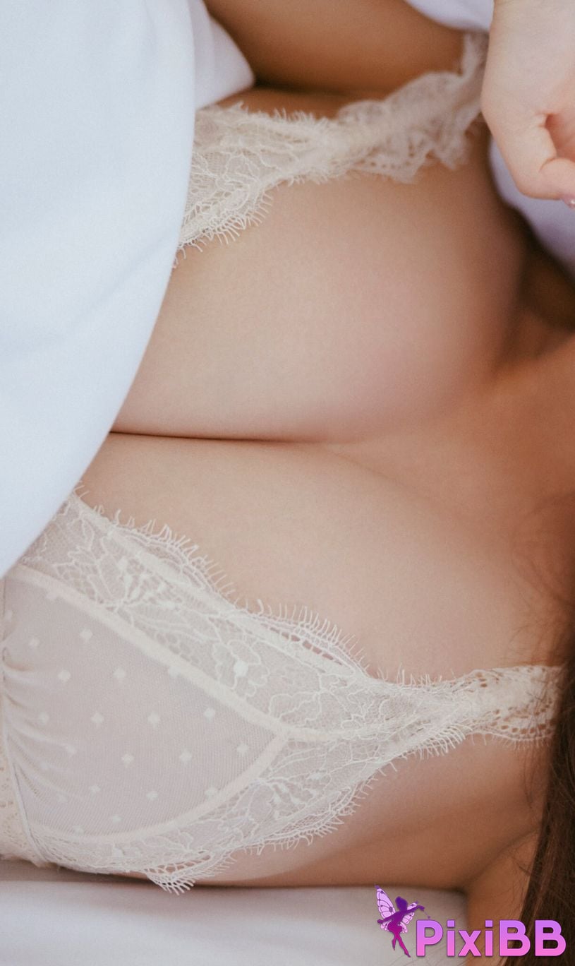 Japanese Idol Yuka Iguchi photo collection MORE Another Side Kadokawa entertainment mook PixiBB.COM 074