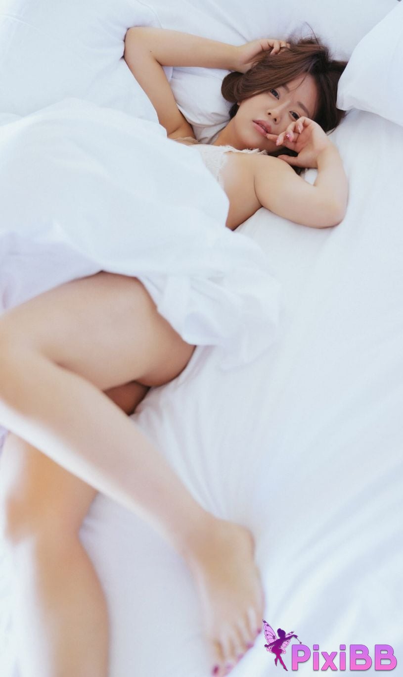 Japanese Idol Yuka Iguchi photo collection MORE Another Side Kadokawa entertainment mook PixiBB.COM 078