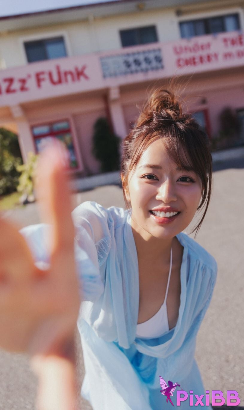 Japanese Idol Yuka Iguchi photo collection MORE Another Side Kadokawa entertainment mook PixiBB.COM 080