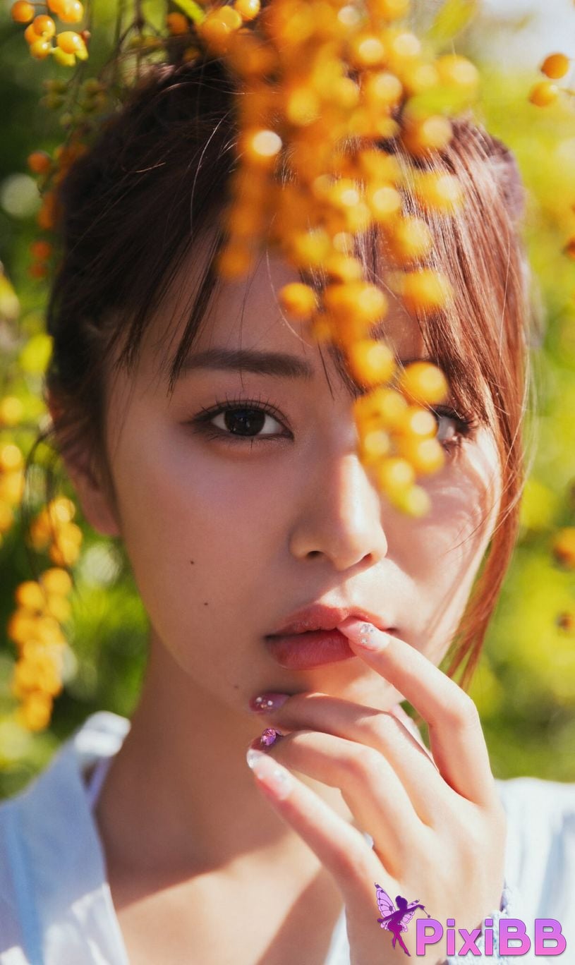 Japanese Idol Yuka Iguchi photo collection MORE Another Side Kadokawa entertainment mook PixiBB.COM 081