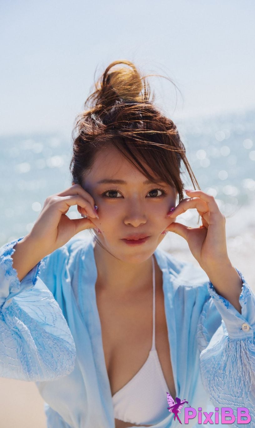 Japanese Idol Yuka Iguchi photo collection MORE Another Side Kadokawa entertainment mook PixiBB.COM 085