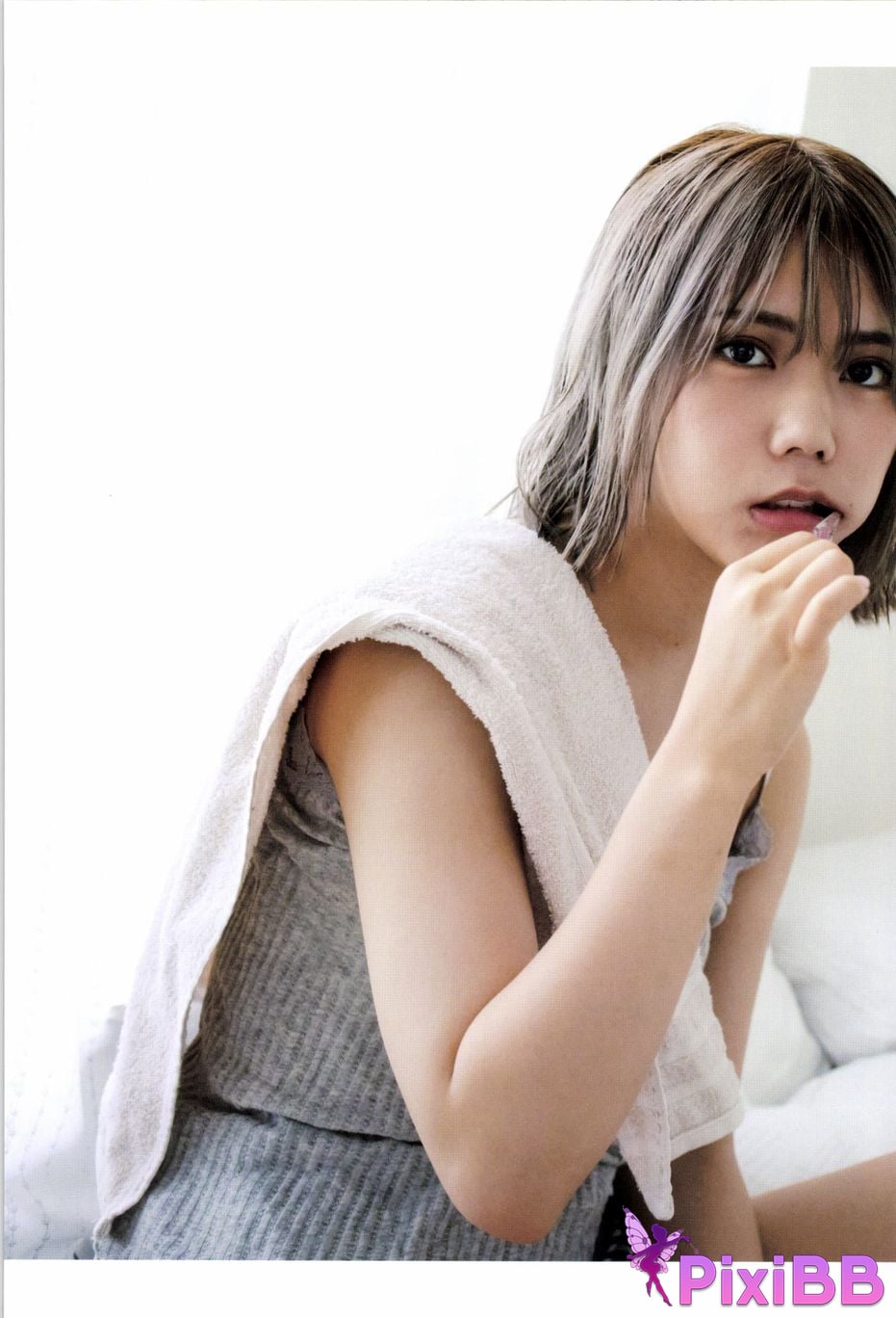 Japanese Idol Hina Kawago interview photo book PixiBB.COM 020