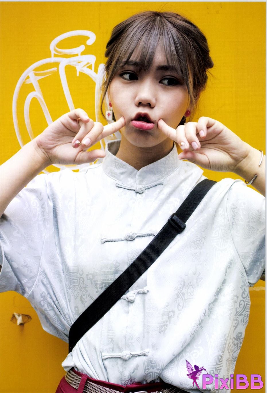 Japanese Idol Hina Kawago interview photo book PixiBB.COM 039