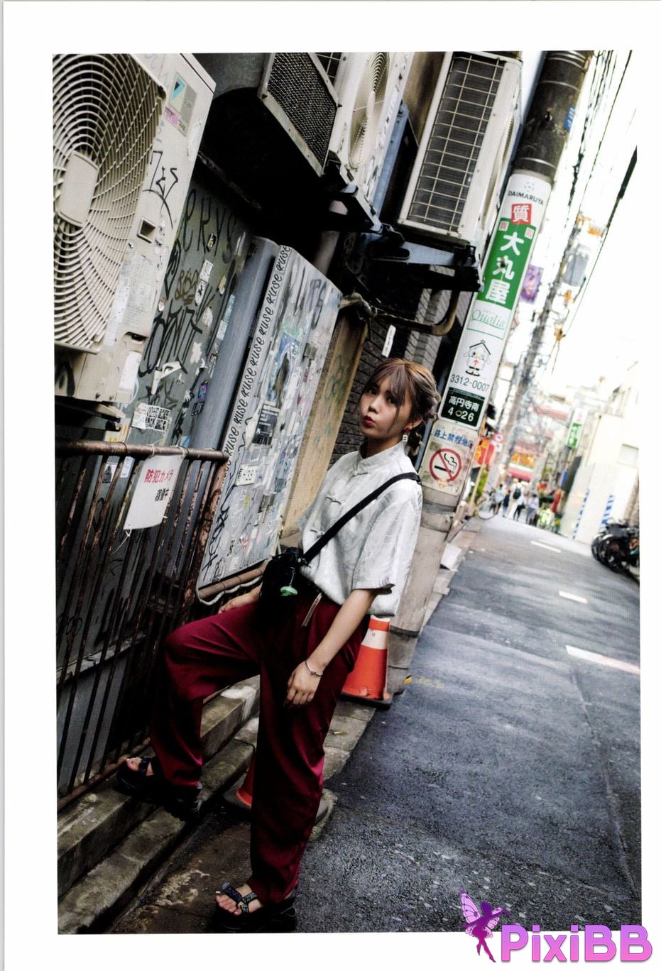 Japanese Idol Hina Kawago interview photo book PixiBB.COM 060