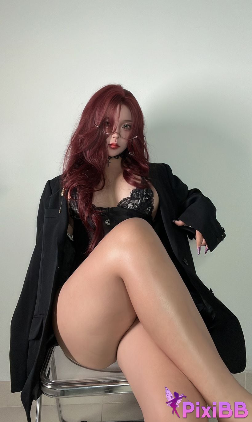 Sayo Momo Badass Female Boss Vibe PixiBB.COM 1