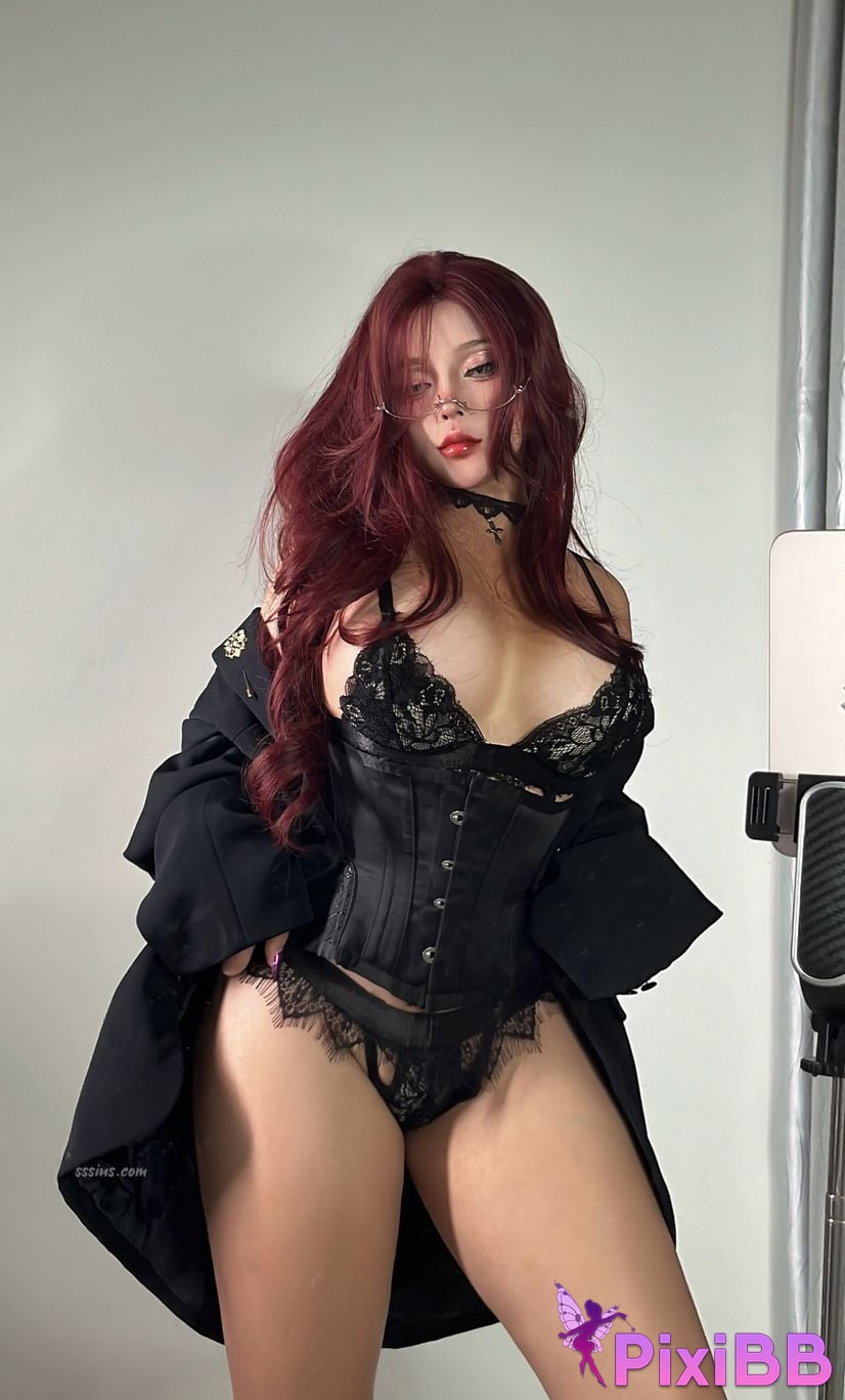 Sayo Momo Badass Female Boss Vibe PixiBB.COM 14