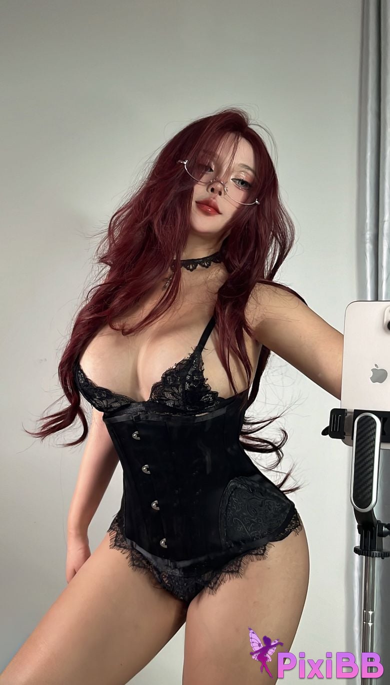 Sayo Momo Badass Female Boss Vibe PixiBB.COM 16