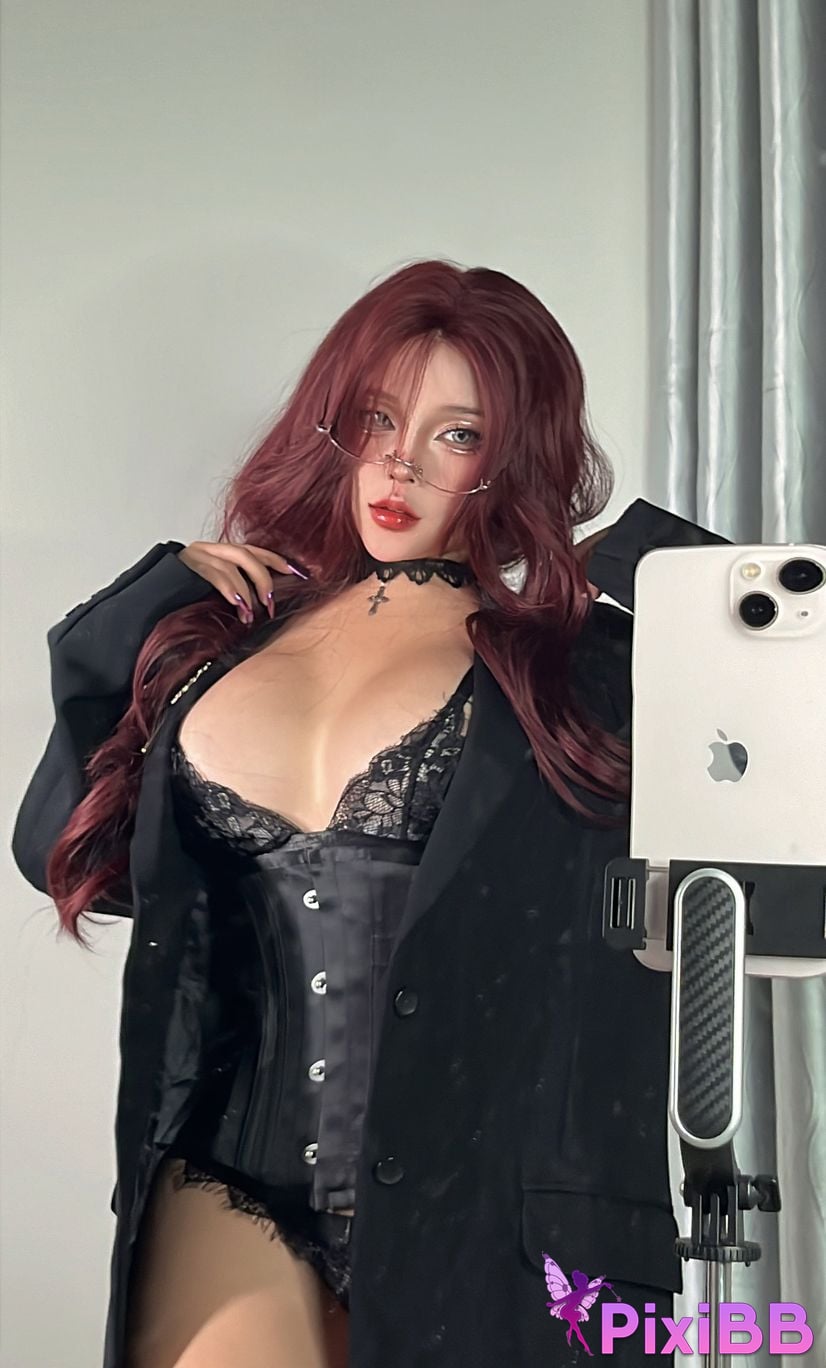 Sayo Momo Badass Female Boss Vibe PixiBB.COM 9