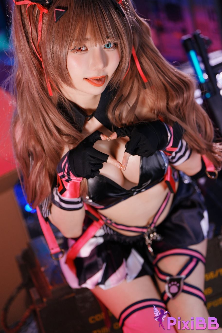 Sally Dorasnow Nero PixiBB.COM 16