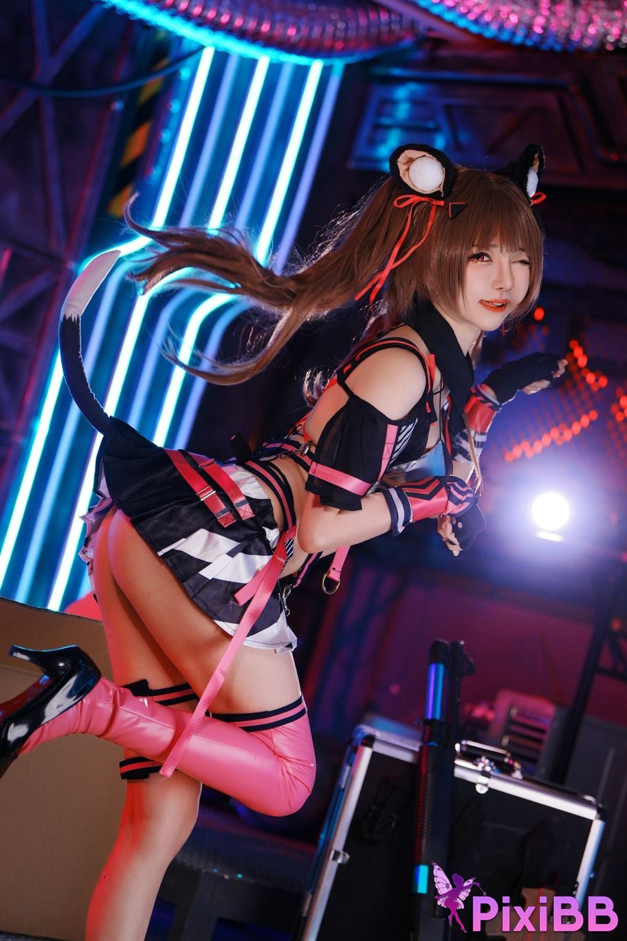 Sally Dorasnow Nero PixiBB.COM 45