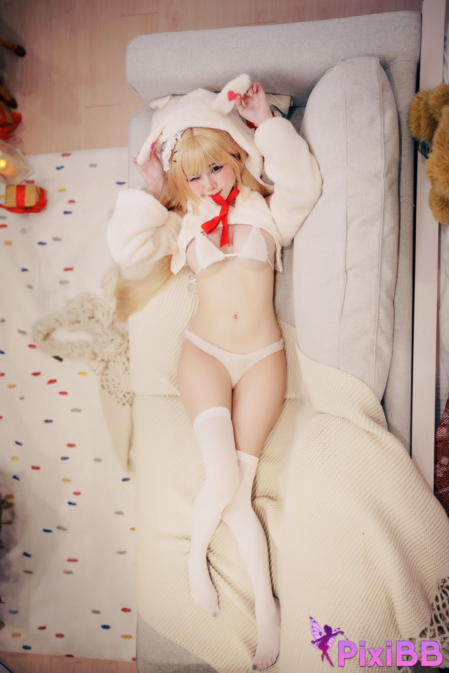 Sally Dorasnow Marin Kitagawa Christmas Bunny PixiBB.COM 14