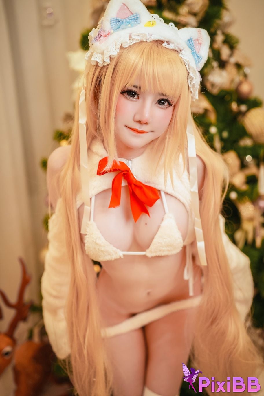 Sally Dorasnow Marin Kitagawa Christmas Bunny PixiBB.COM 24