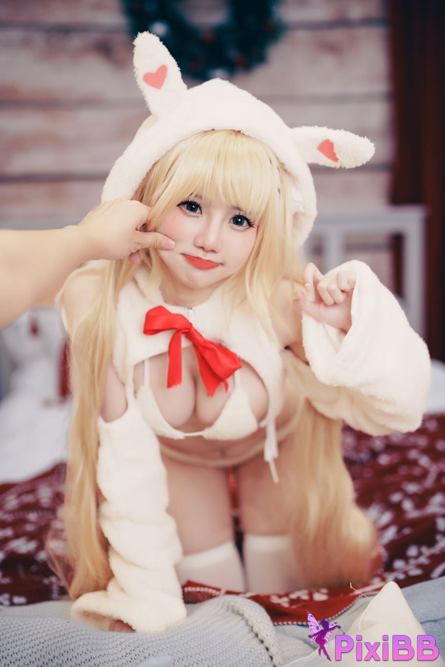 Sally Dorasnow Marin Kitagawa Christmas Bunny PixiBB.COM 3