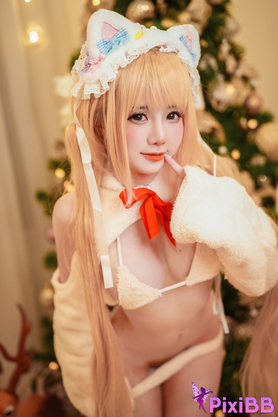 Sally Dorasnow Marin Kitagawa Christmas Bunny PixiBB.COM 32