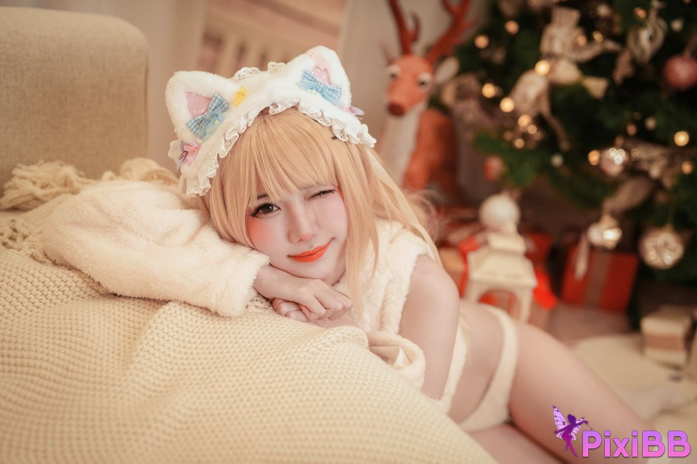 Sally Dorasnow Marin Kitagawa Christmas Bunny PixiBB.COM 45