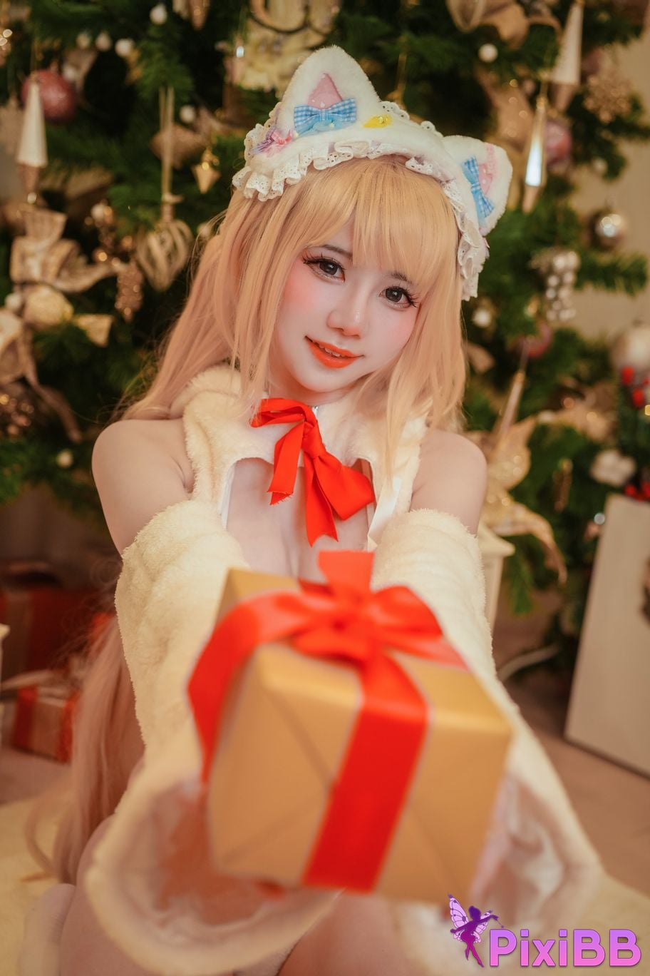 Sally Dorasnow Marin Kitagawa Christmas Bunny PixiBB.COM 46