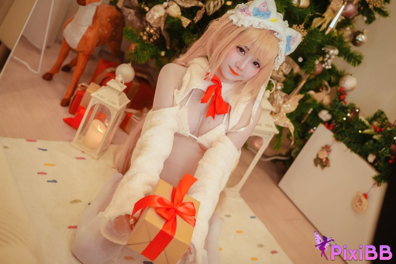 Sally Dorasnow Marin Kitagawa Christmas Bunny PixiBB.COM 47