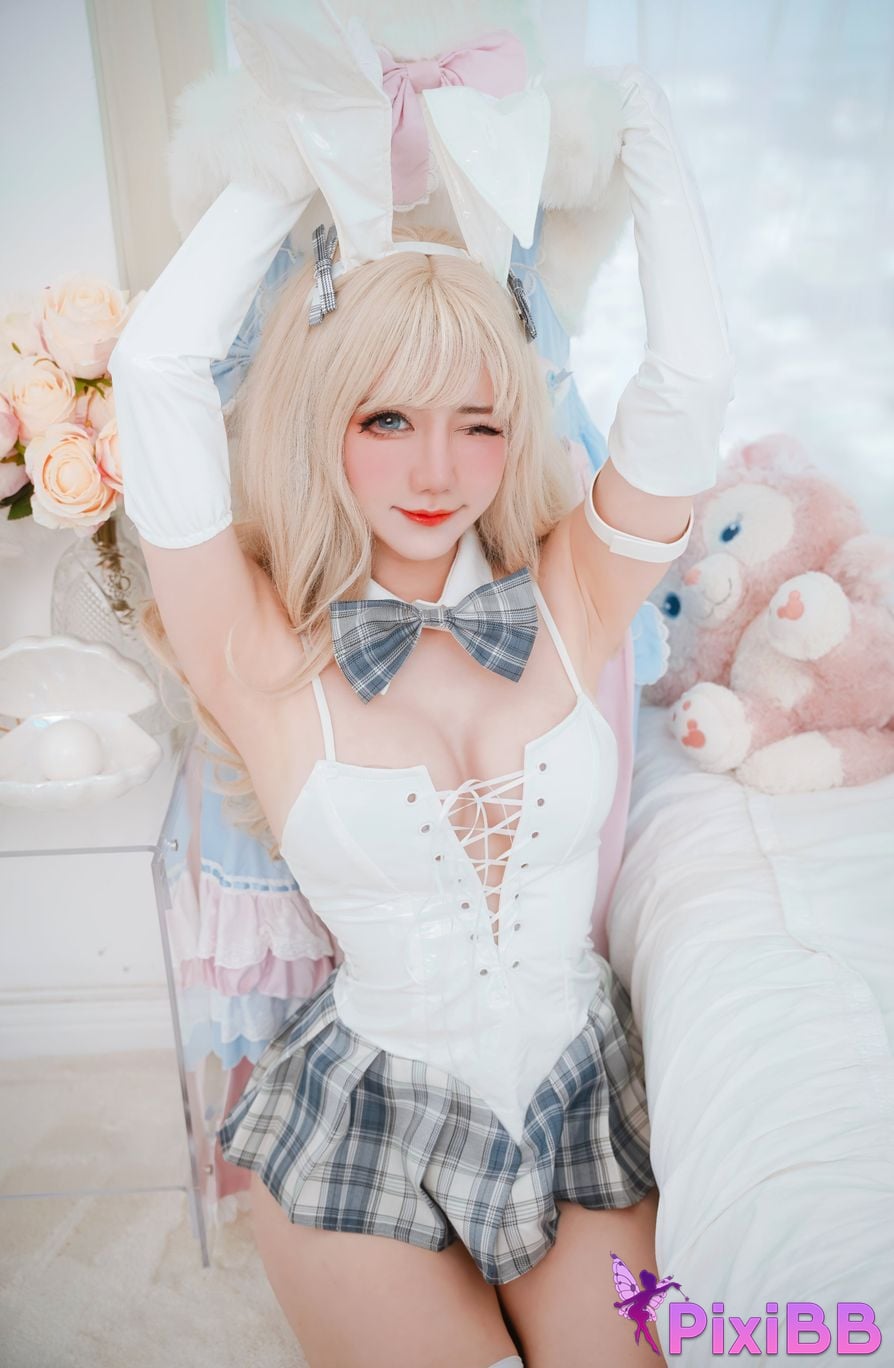 Sally Dorasnow White Bunny PixiBB.COM 3