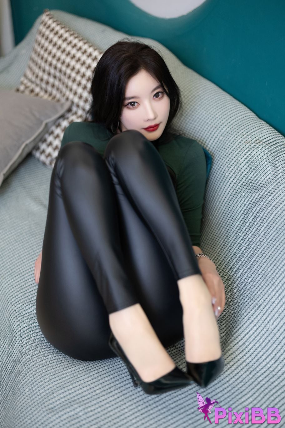 No watermark for in app purchases Yang Chen Chenchen Yome XIUREN model High heels with no bra PixiBB.COM 043