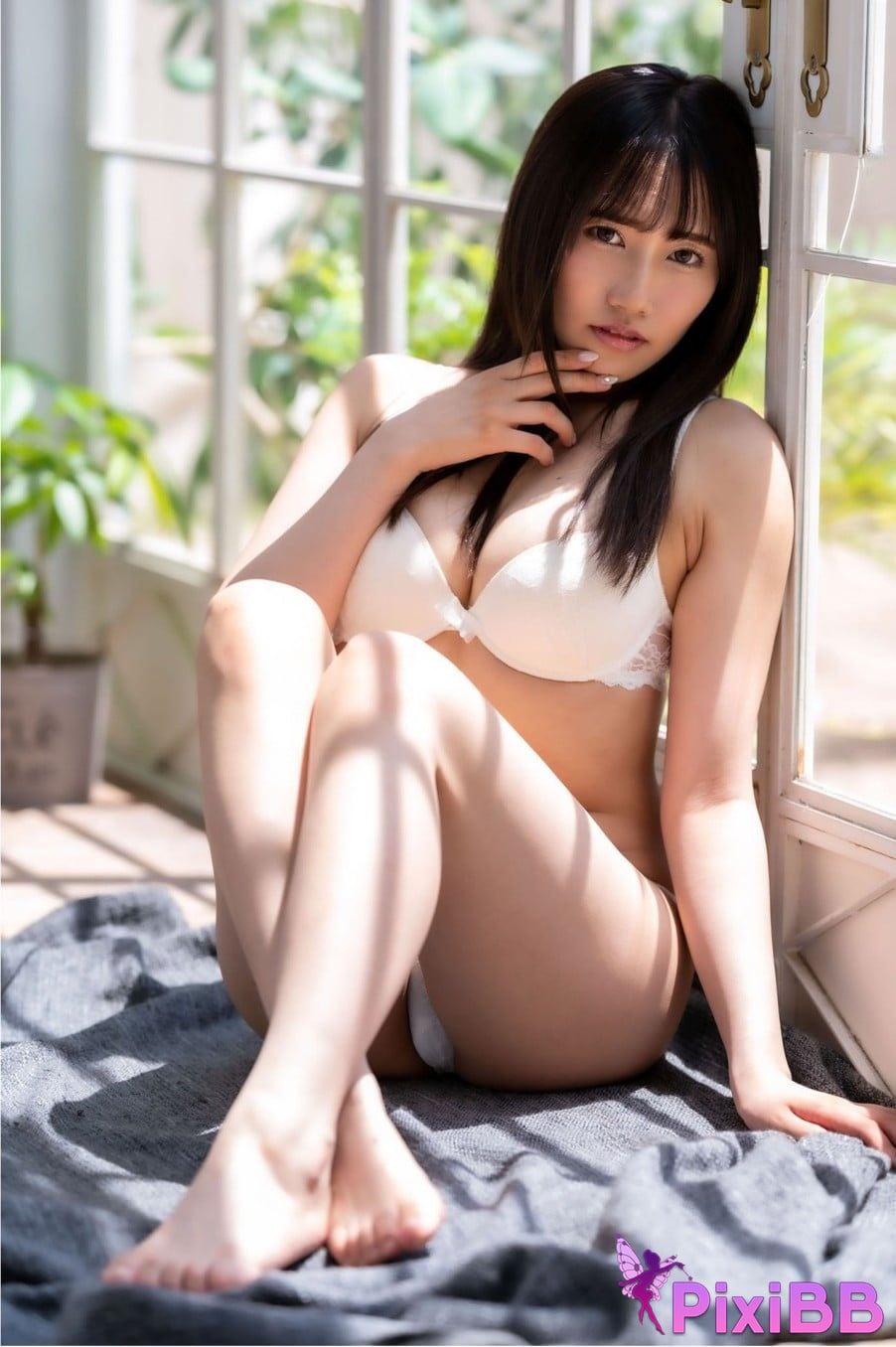 Japanese Idol Amiri Saito Prestige Pose Massage PixiBB.COM 029