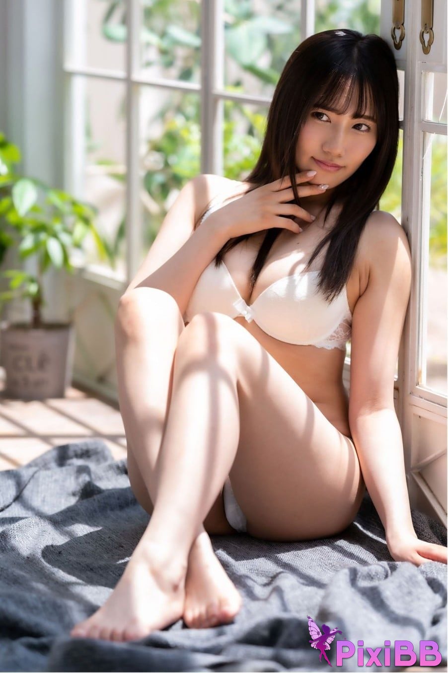 Japanese Idol Amiri Saito Prestige Pose Massage PixiBB.COM 049