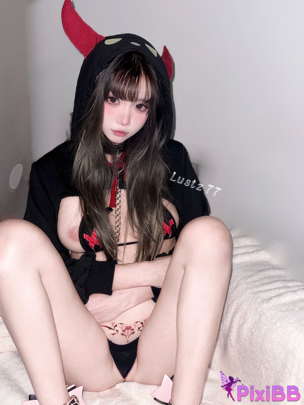 Cosplayer Qiqi be good bikini Oily coffee silk PixiBB.COM 020