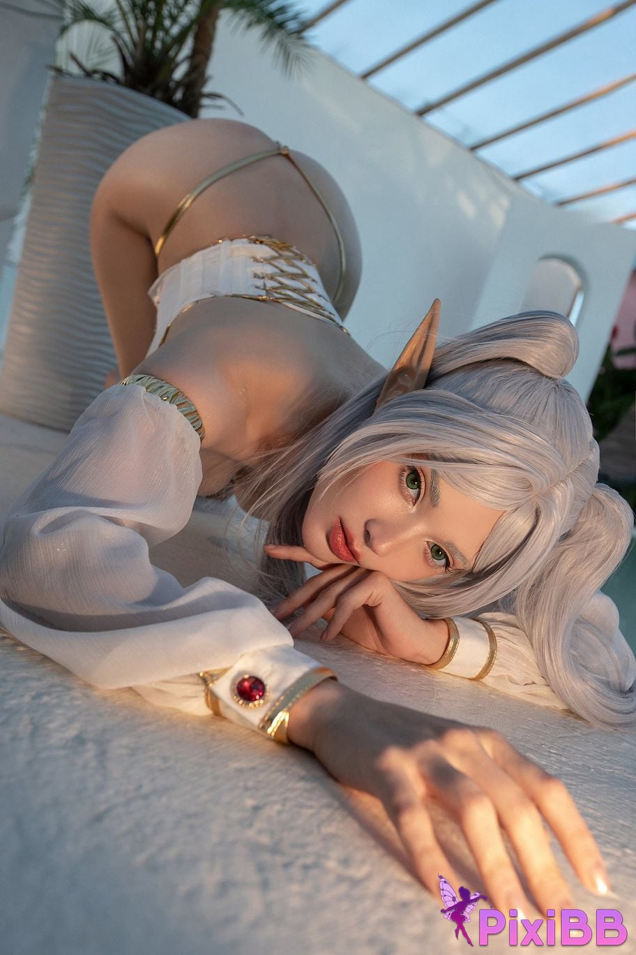 Cosplayer Misaki Sai Frieren PixiBB.COM 011