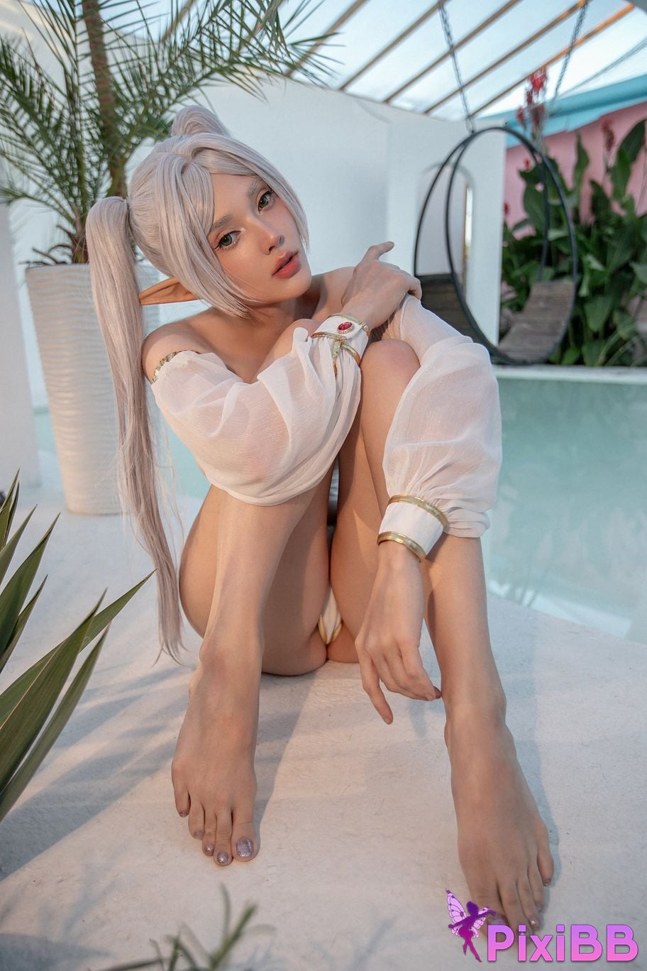 Cosplayer Misaki Sai Frieren PixiBB.COM 017