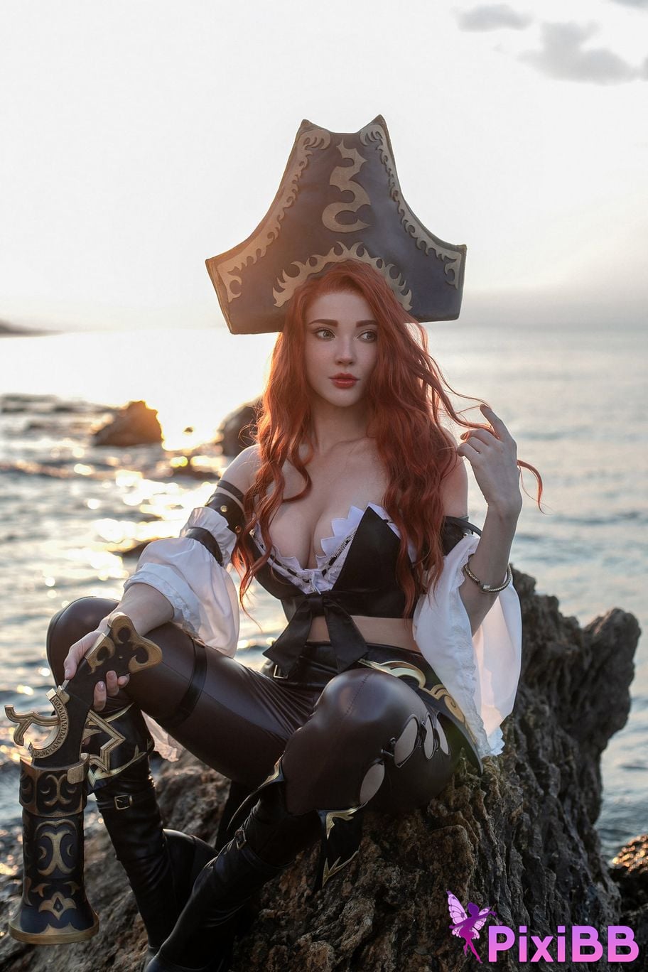 Cosplayer Misaki Sai Miss Fortune PixiBB.COM 002