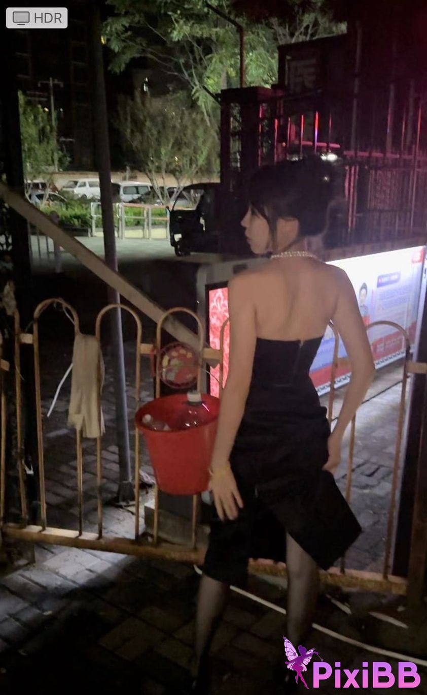 Tongtongguai Like to be exposed outdoors PixiBB.COM 004