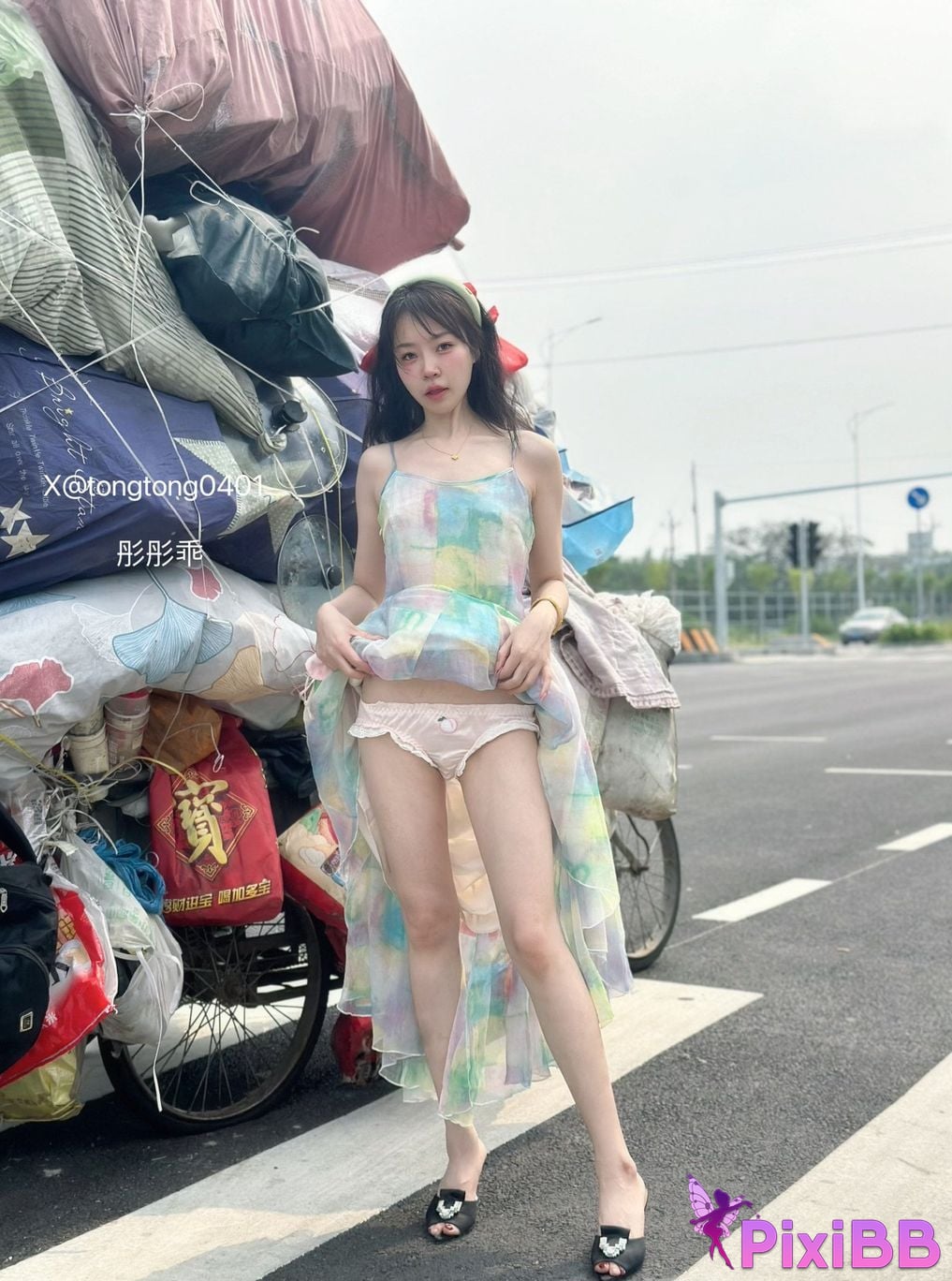 Tongtongguai Like to be exposed outdoors PixiBB.COM 054