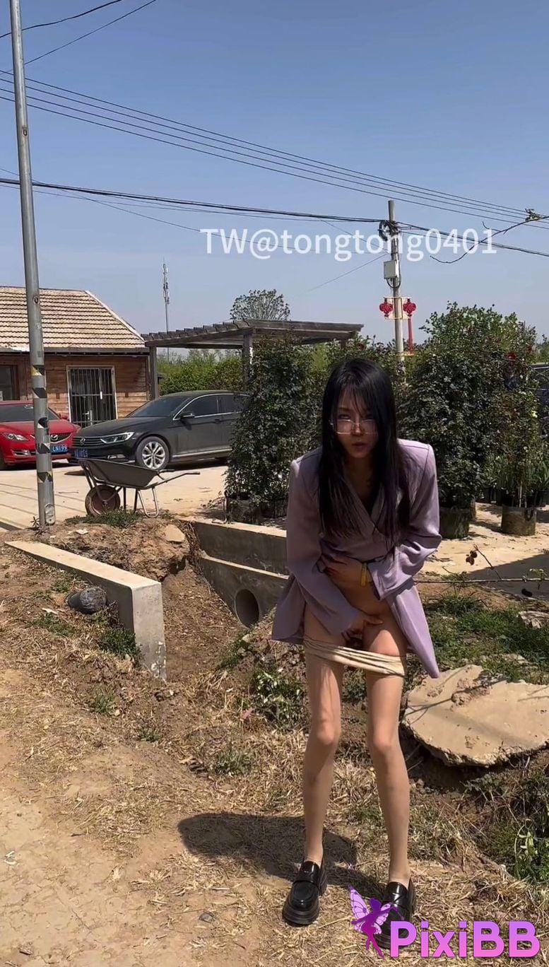 Tongtongguai Like to be exposed outdoors PixiBB.COM 078