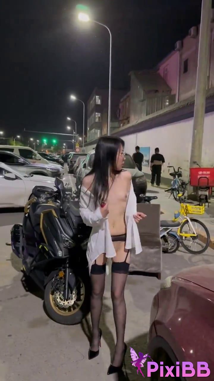 Tongtongguai Like to be exposed outdoors PixiBB.COM 117