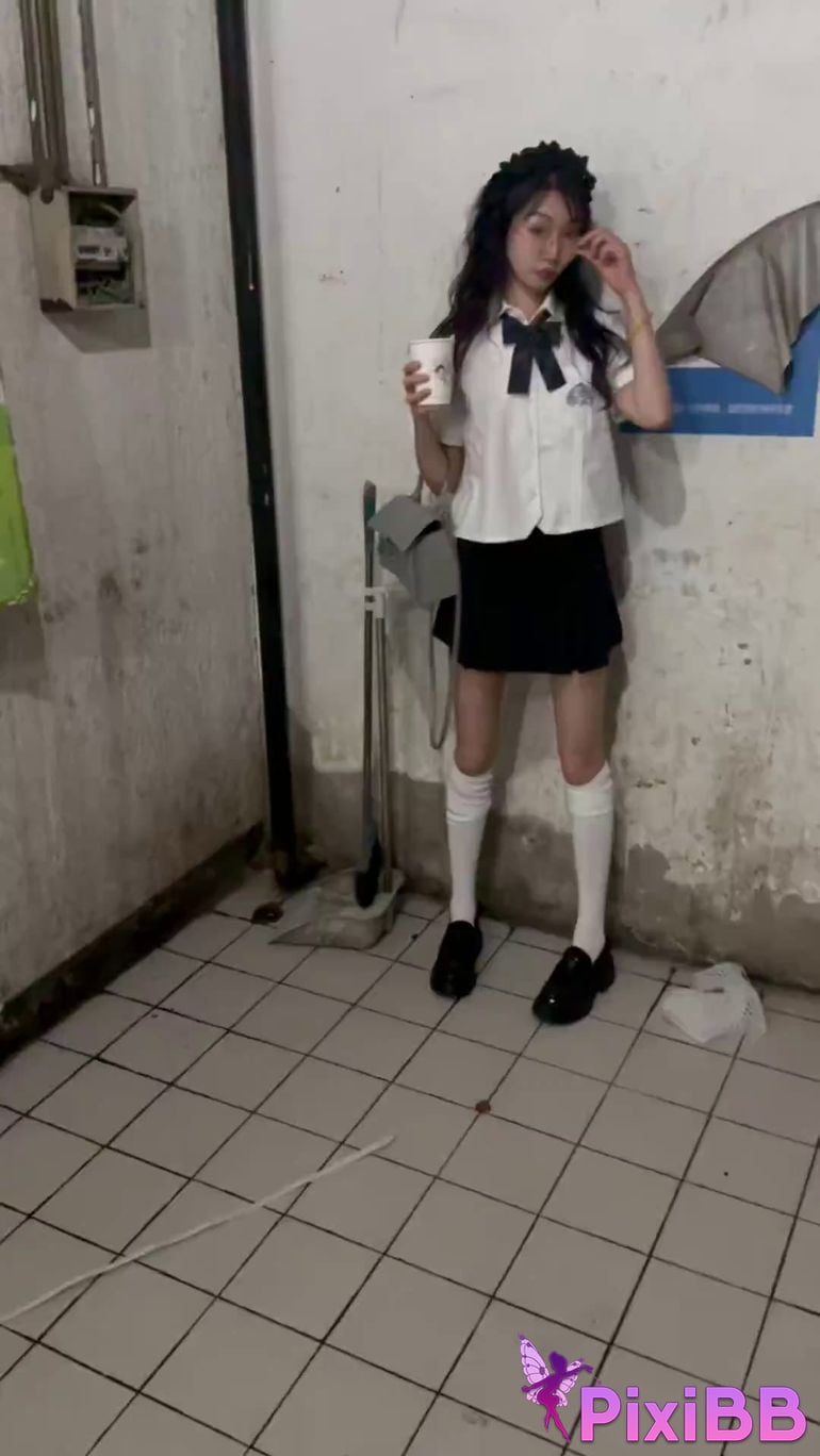 Tongtongguai Like to be exposed outdoors PixiBB.COM 134