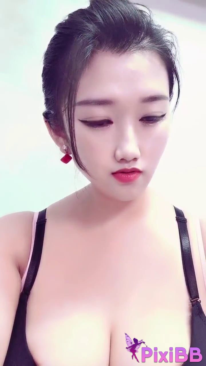 Shishi is very big Newcomer busty beautiful girl goes into the sea PixiBB.COM 026