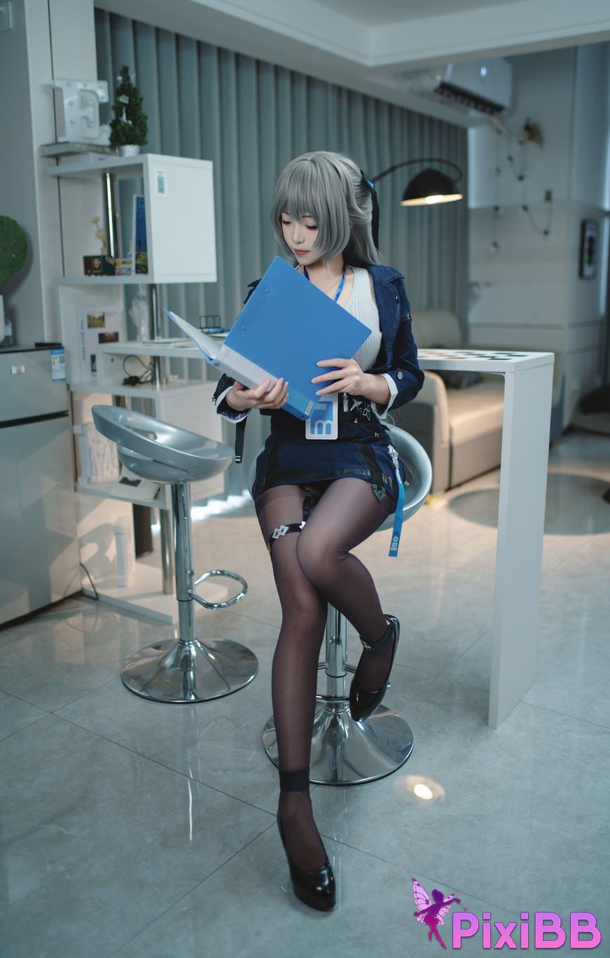 Cosplayer Bangni Bonnie Bronya Collapse PixiBB.COM 057