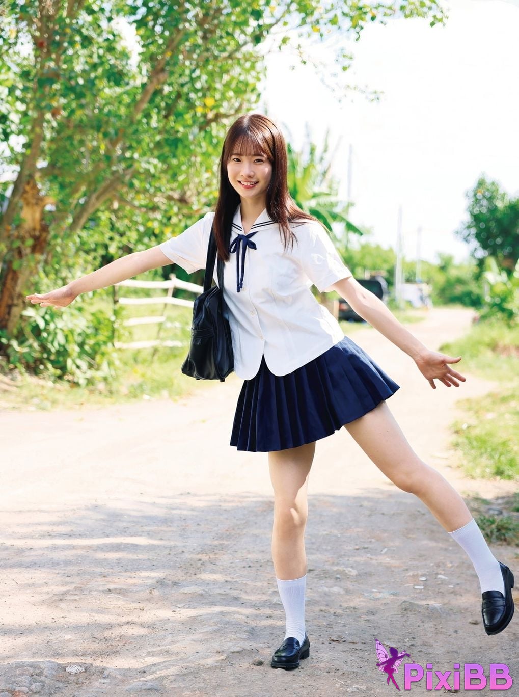 Japanese Idol Emika Shirakami Sakka 1st. photo collection Emicul1st PixiBB.COM 003