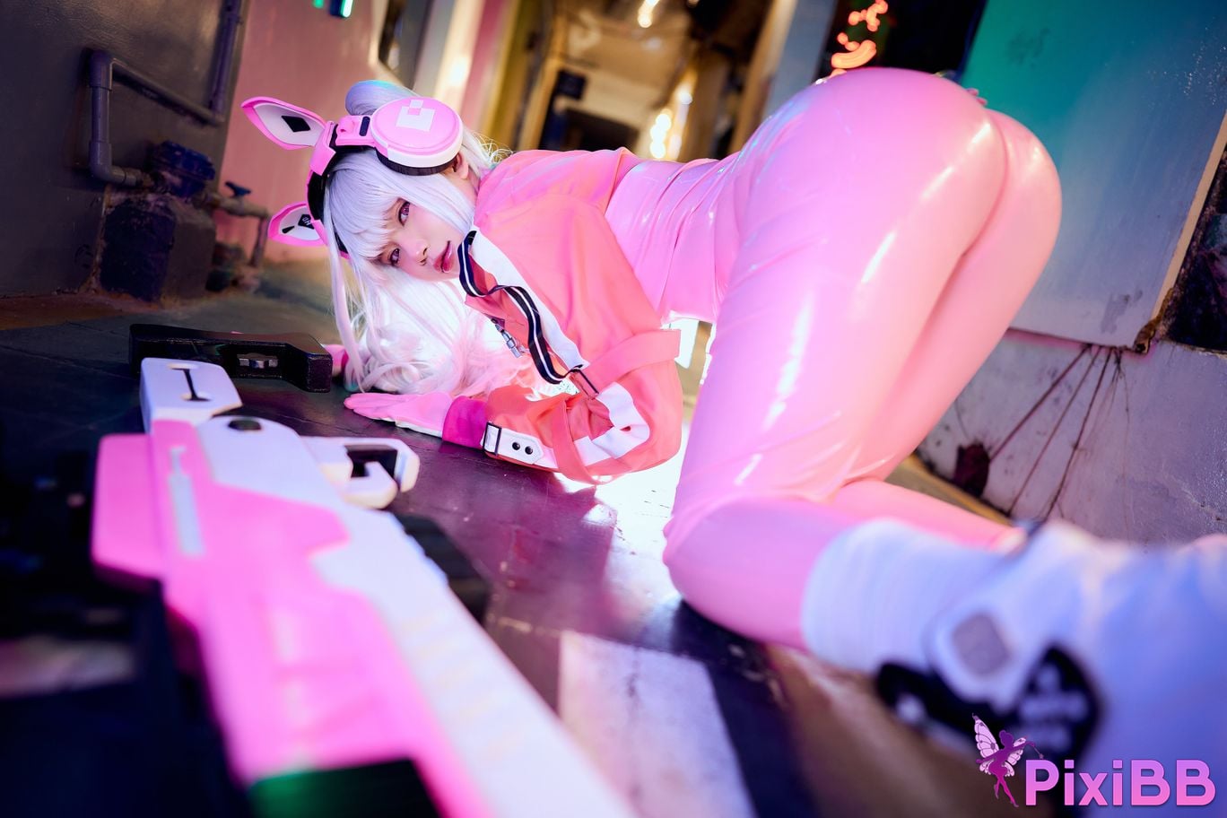 Cosplayer ZinieQ NIKKE Alice PixiBB.COM 006