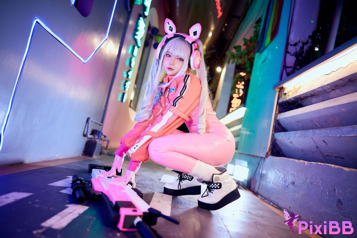 Cosplayer ZinieQ NIKKE Alice PixiBB.COM 009