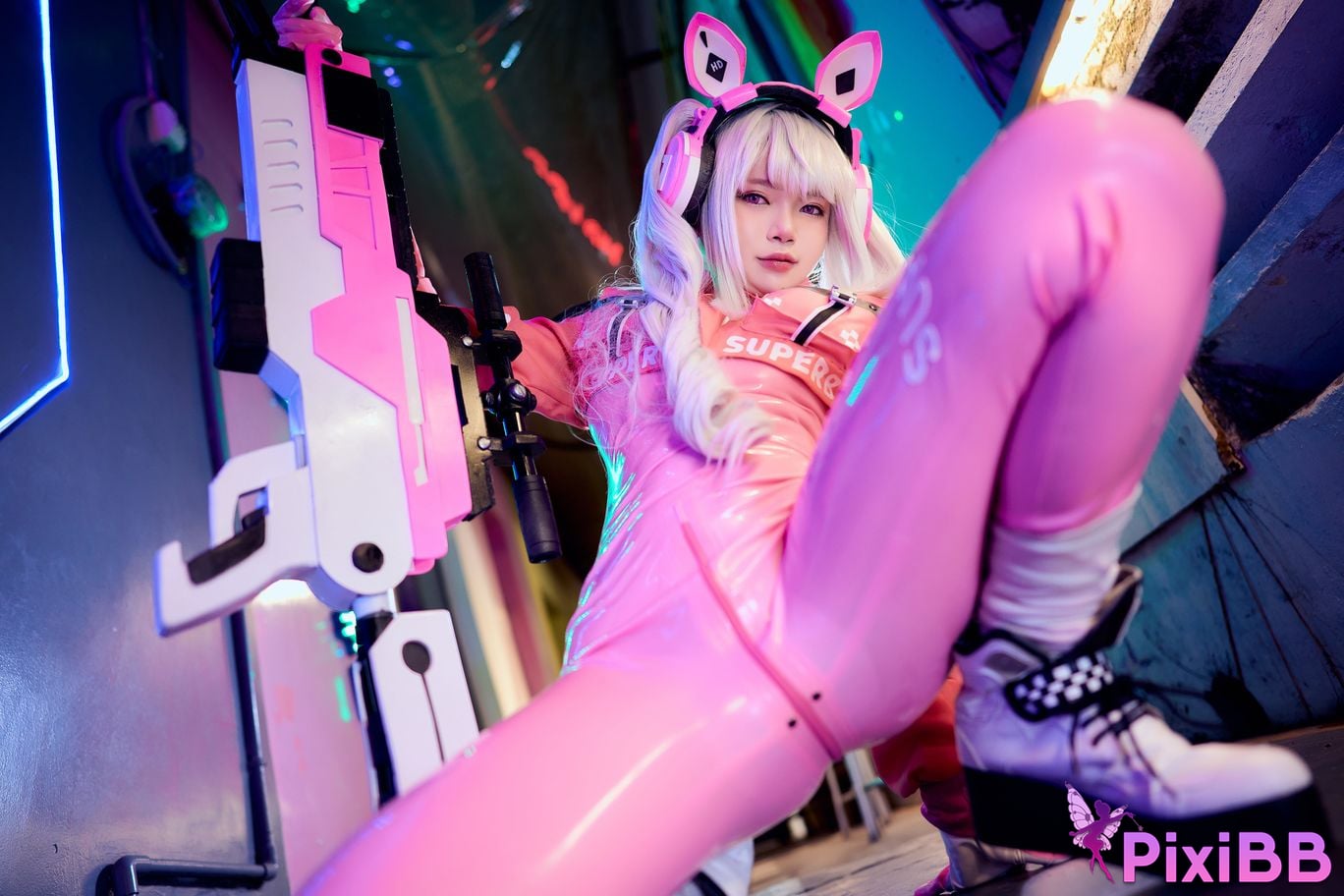 Cosplayer ZinieQ NIKKE Alice PixiBB.COM 010