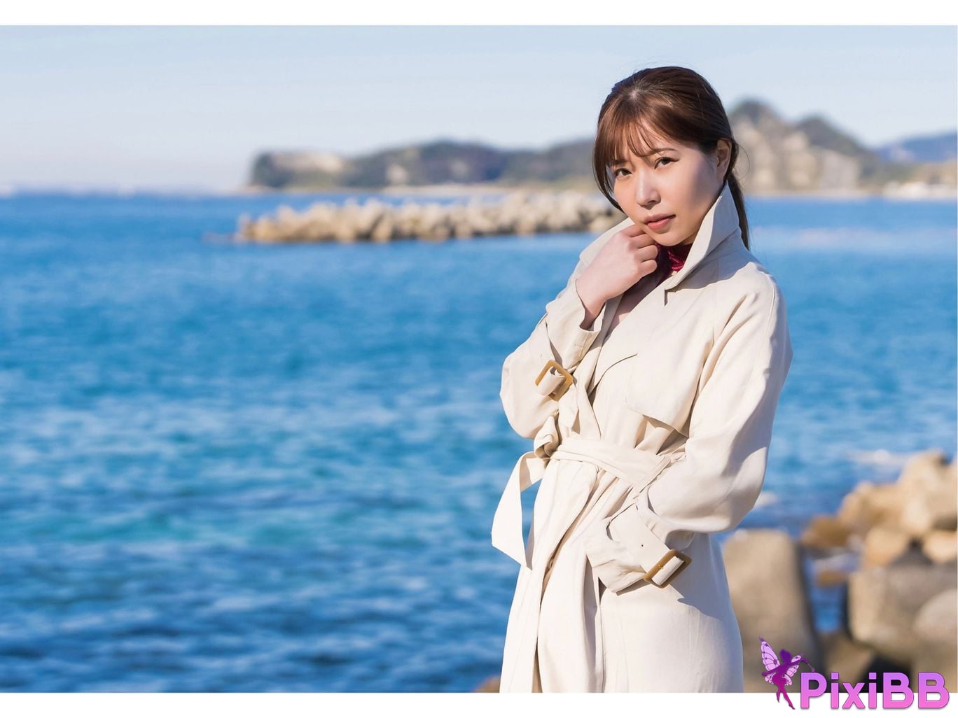 Japanese Idol Miyako Nanjo If you turn around... With illuminated by the spring light PixiBB.COM 043