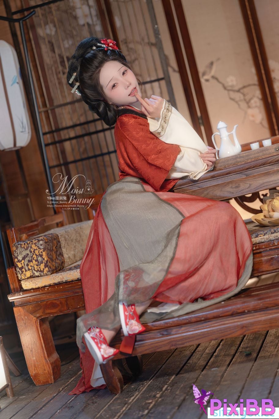 Cosplayer Sticky Dumpling Rabbit 2026 Year 02 monthly works Hurry up golden lotus welcomes spring PixiBB.COM 002