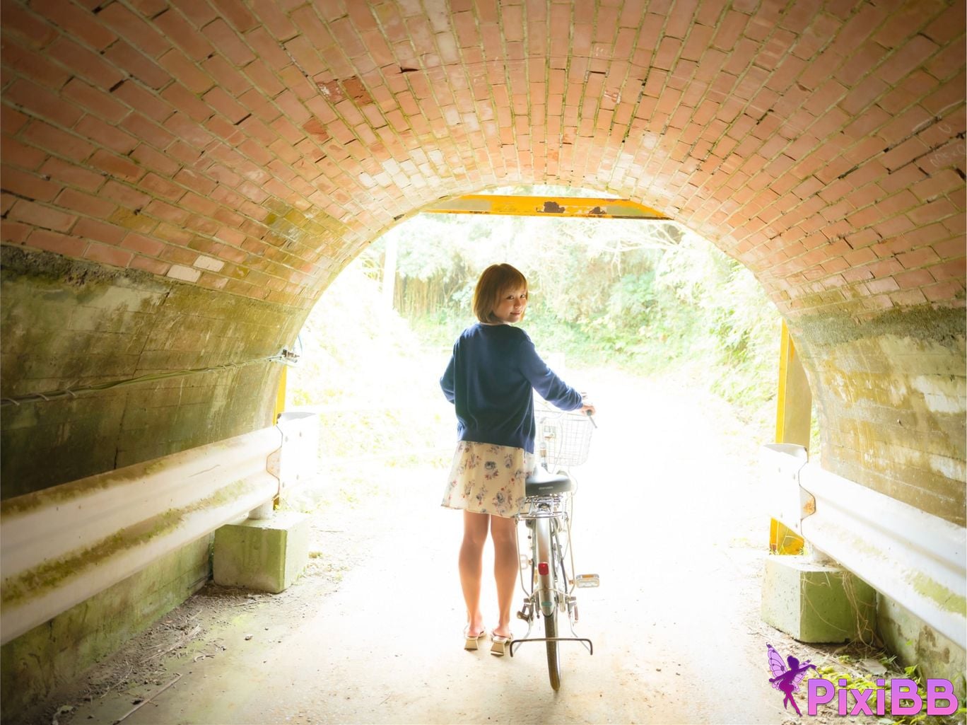 Japanese Idol Mitsuki Maya Gravure photo book nostalgia PixiBB.COM 017