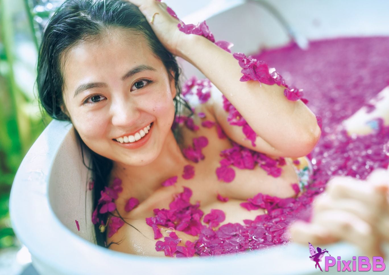 Japanese Idol Rika Fukui Includes bonus cuts only available in the electronic version 1st photo collection Ai no signpost PixiBB.COM 072