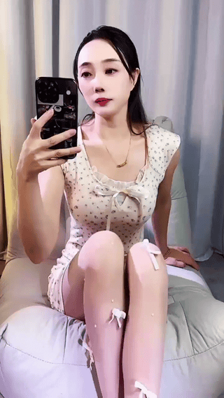 Sister Yiyi Kuaishou stockings mature anchor Stockings without inner high heels PixiBB.COM 075