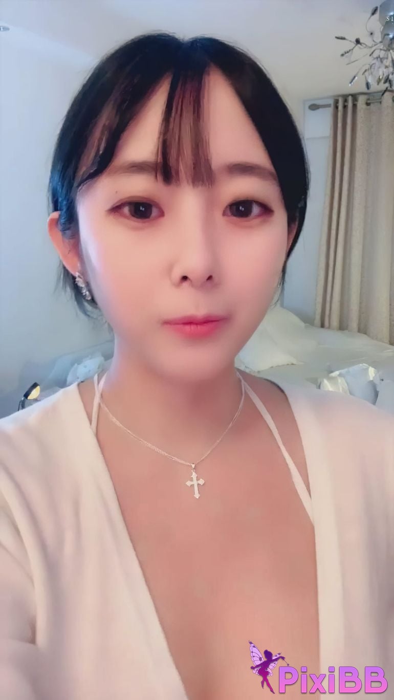 Little Linger The plump and supple goddess is coming Nude dance with huge breasts PixiBB.COM 001