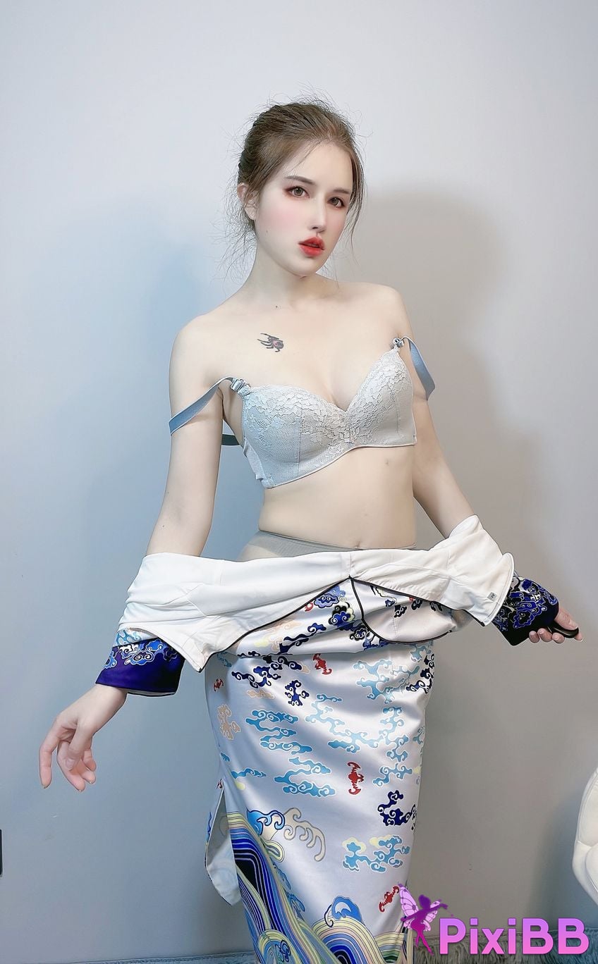 Cosplay Lu Eight Years Old Selfie photos are included during pre sale period PixiBB.COM 007