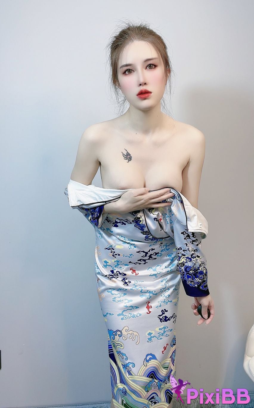 Cosplay Lu Eight Years Old Selfie photos are included during pre sale period PixiBB.COM 011