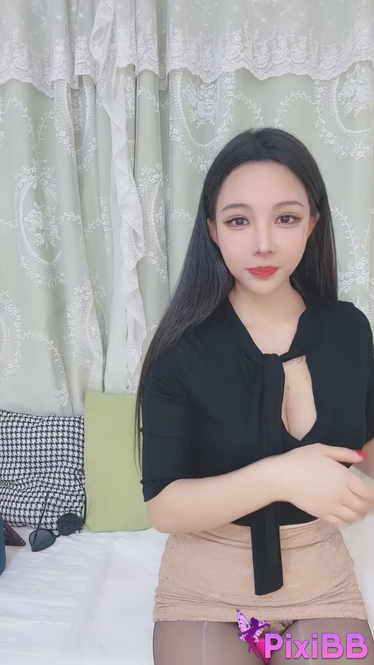 Xiaobai G Sister Ruyu goes into the sea Black silk high heels are seductive and charming PixiBB.COM 004